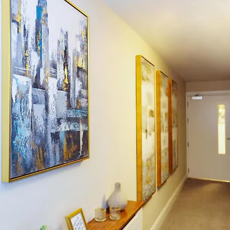 酒店 The Central House Clifden *