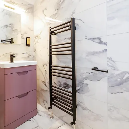 The Central House Clifden 酒店 *