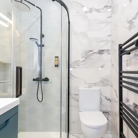 酒店 The Central House Clifden 克利夫登