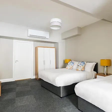 The Central House Clifden 클리프덴