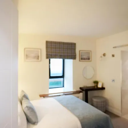 酒店 The Central House Clifden 克利夫登