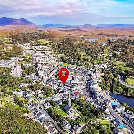 The House فندق *