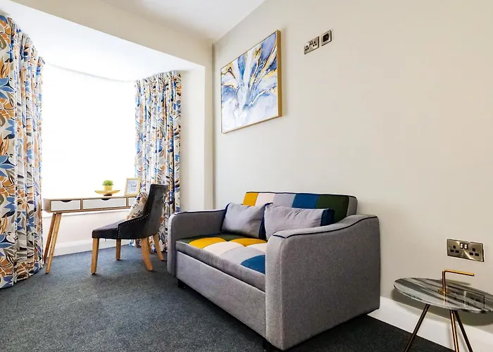 The House מלון קליפדן