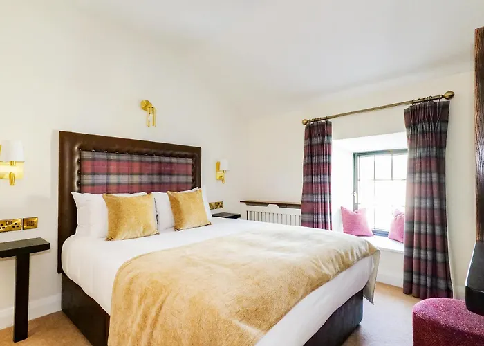 The House מלון *